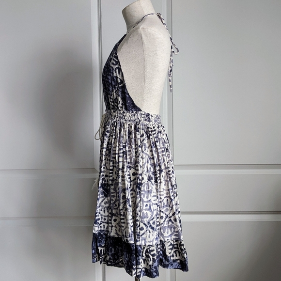 Free People Mini Dress Halter Neck Sleeveless Open Back Batik Blue Ivory S NWT - Picture 12 of 16